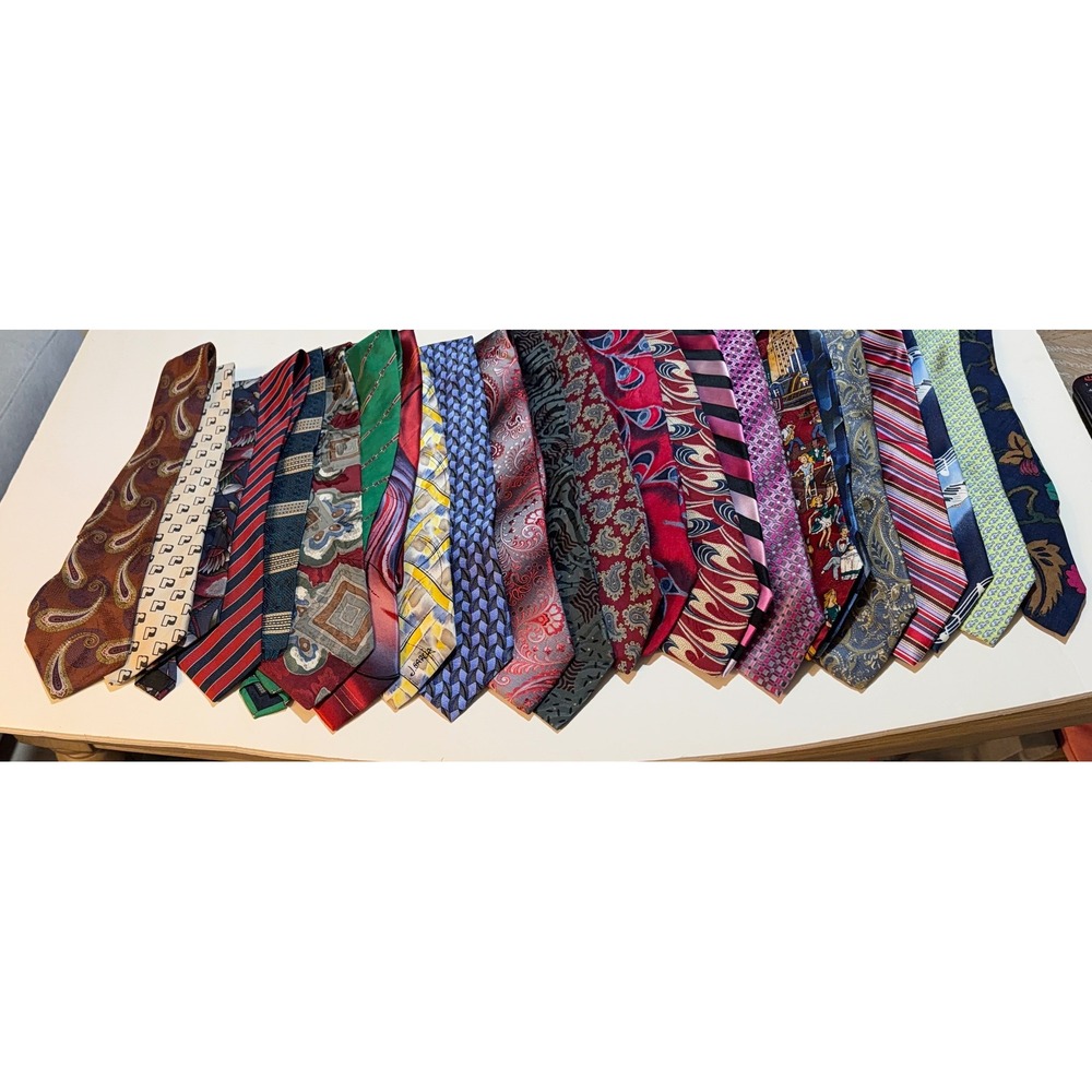 Mixed Brand Necktie Lot of 24 Armani Hilfiger Garcia Silk Paisley Stripe Bundle